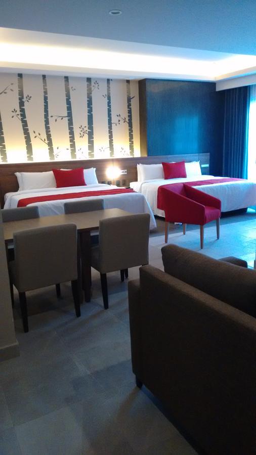 פואבלה Hotel 5 De Mayo מראה חיצוני תמונה