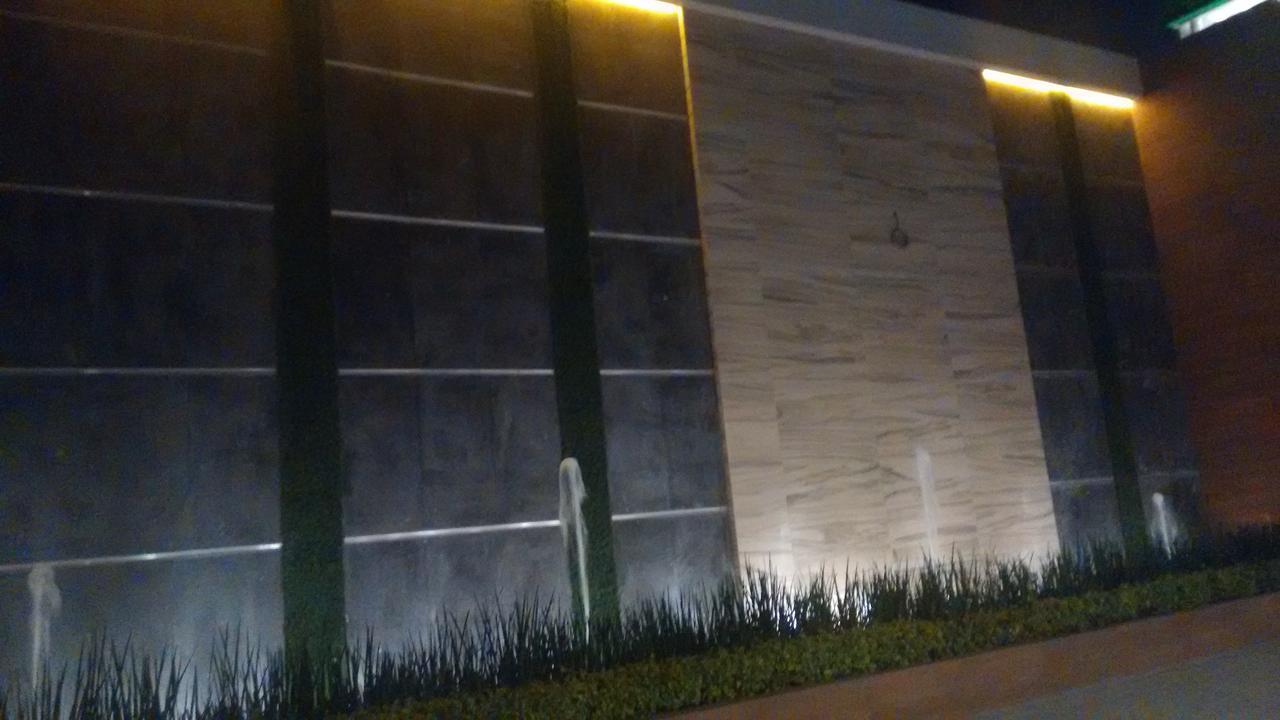פואבלה Hotel 5 De Mayo מראה חיצוני תמונה